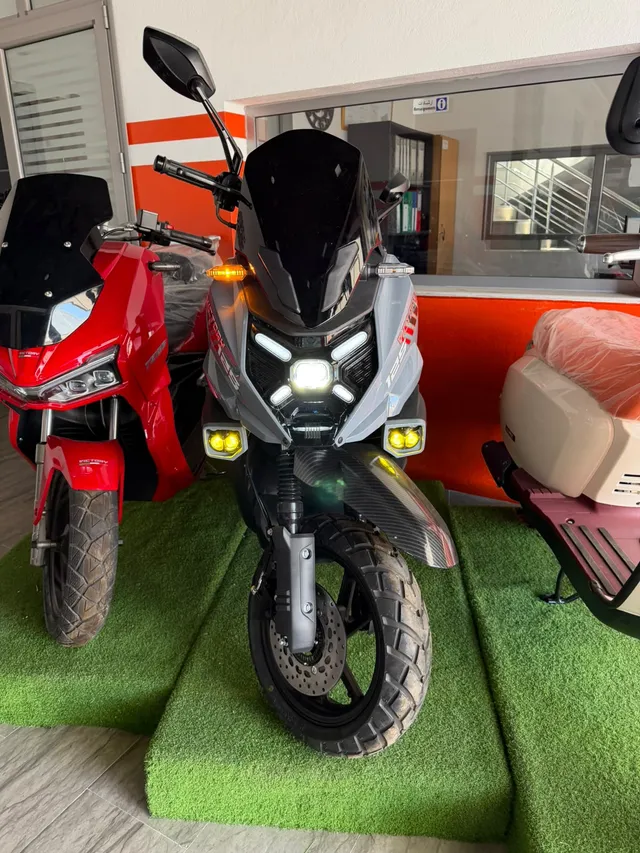 Vectory ADV 125, scooter adv